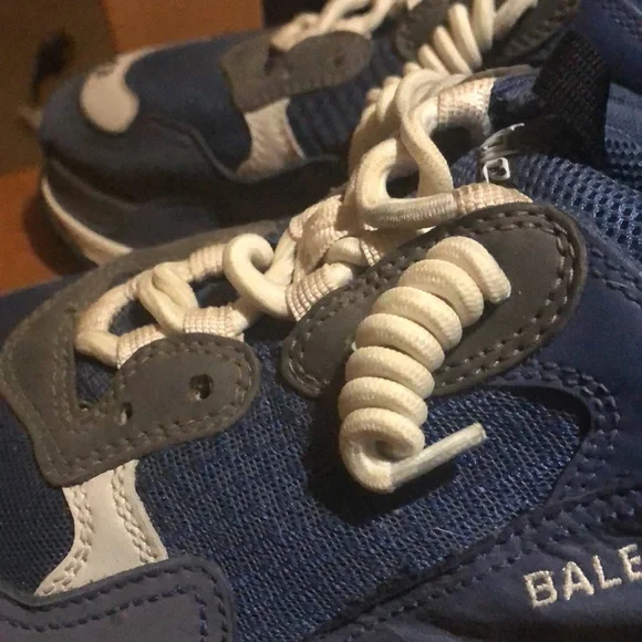 100% authentic Balenciaga triple S sneakers